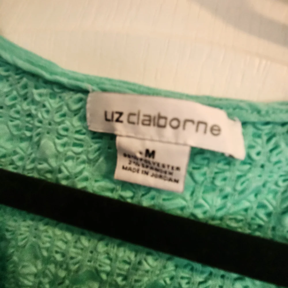 Liz Claiborne Textured Blouse Size M Euc - Picture 3 of 4